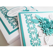 Biało-turkusowa kartka na ślub w ozdobionym pudełku