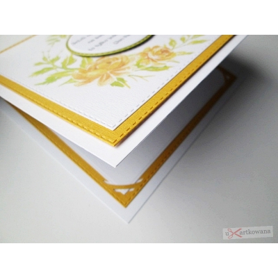 Żółto-zielona kartka na ślub w ozdobionej kopercie