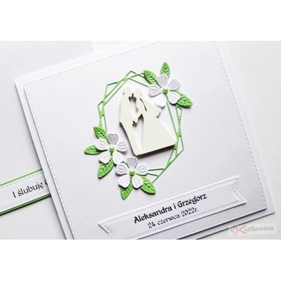 Biało-zielona kartka ślubna z Młodą Parą