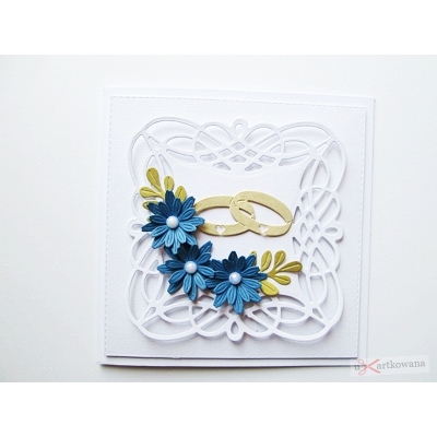 Biało-granatowa kartka na ślub z kwiatami