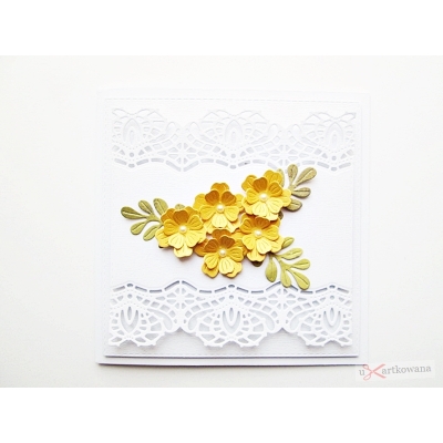 Biało-żółta kartka na ślub z kwiatami