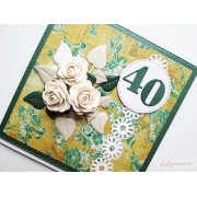 Beżowo-zielona kartka urodzinowa z bukiecikiem róż