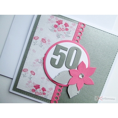 Szaro-różowa kartka na urodziny z liczbą